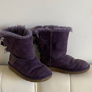 UGG big kid Bailey Bow purple